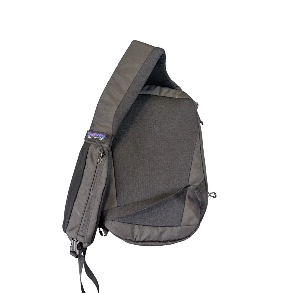 Patagonia Unisex Atom Sling 8L Black Recycled Polyester Backpack Bag Size OS
